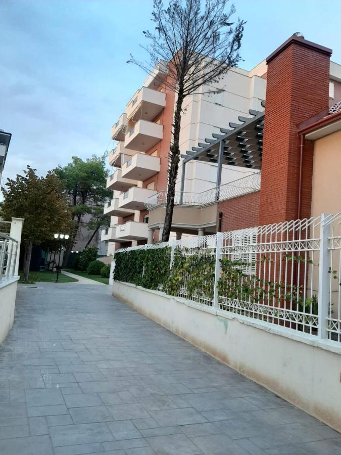 Milka Apartment Golem  Εξωτερικό φωτογραφία
